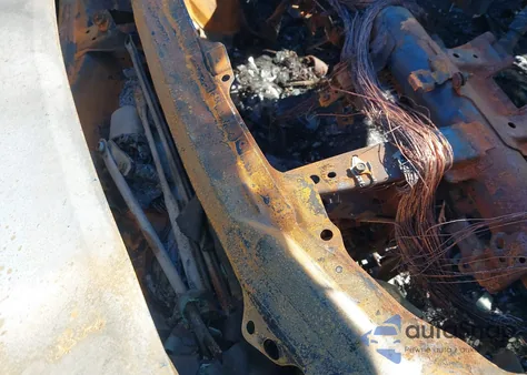 2013 Toyota Camry Xle V6 z USA, uszkodzony, nr VIN 4T1BK1FK8DU535606